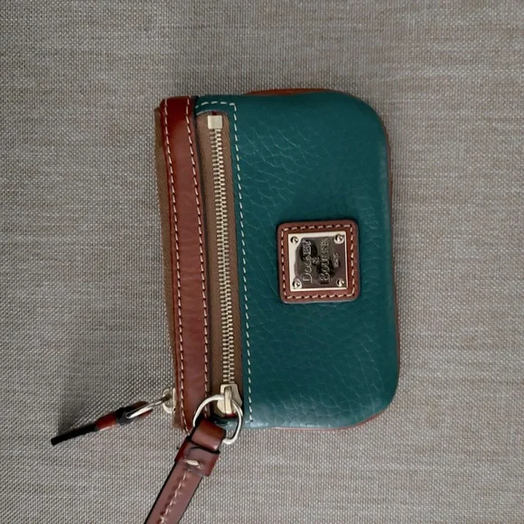 Dooney and bourke coin case cheap